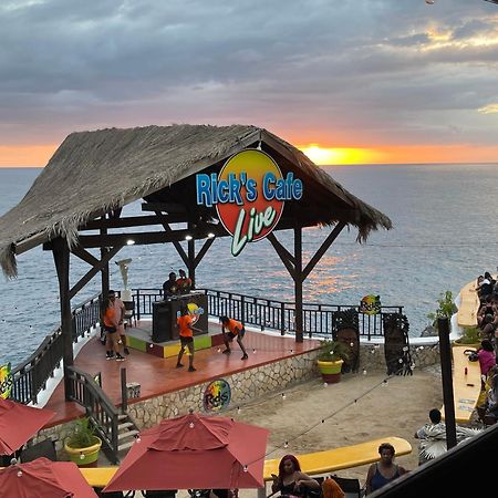 Marriott White Sands, Beachfront Condo At Negril Beach Club Exterior photo