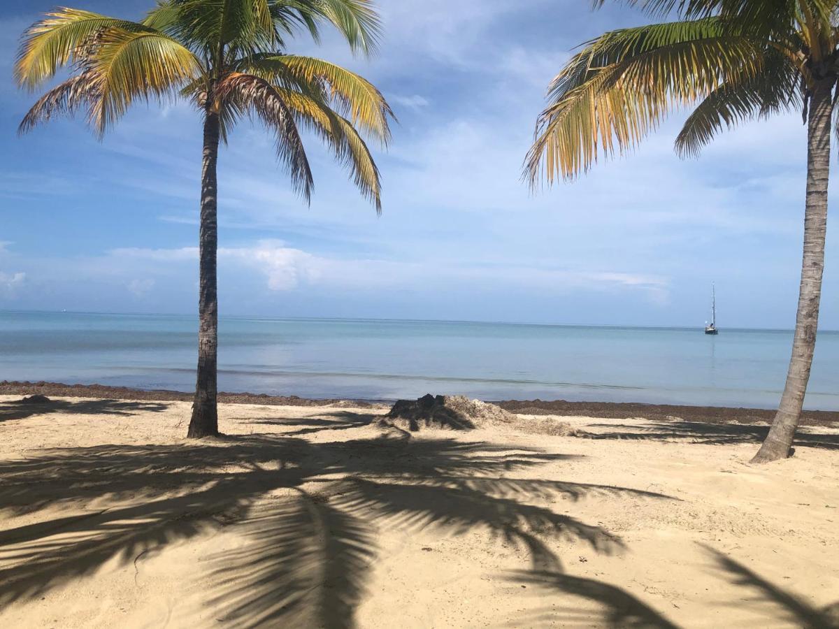 Marriott White Sands, Beachfront Condo At Negril Beach Club Exterior photo