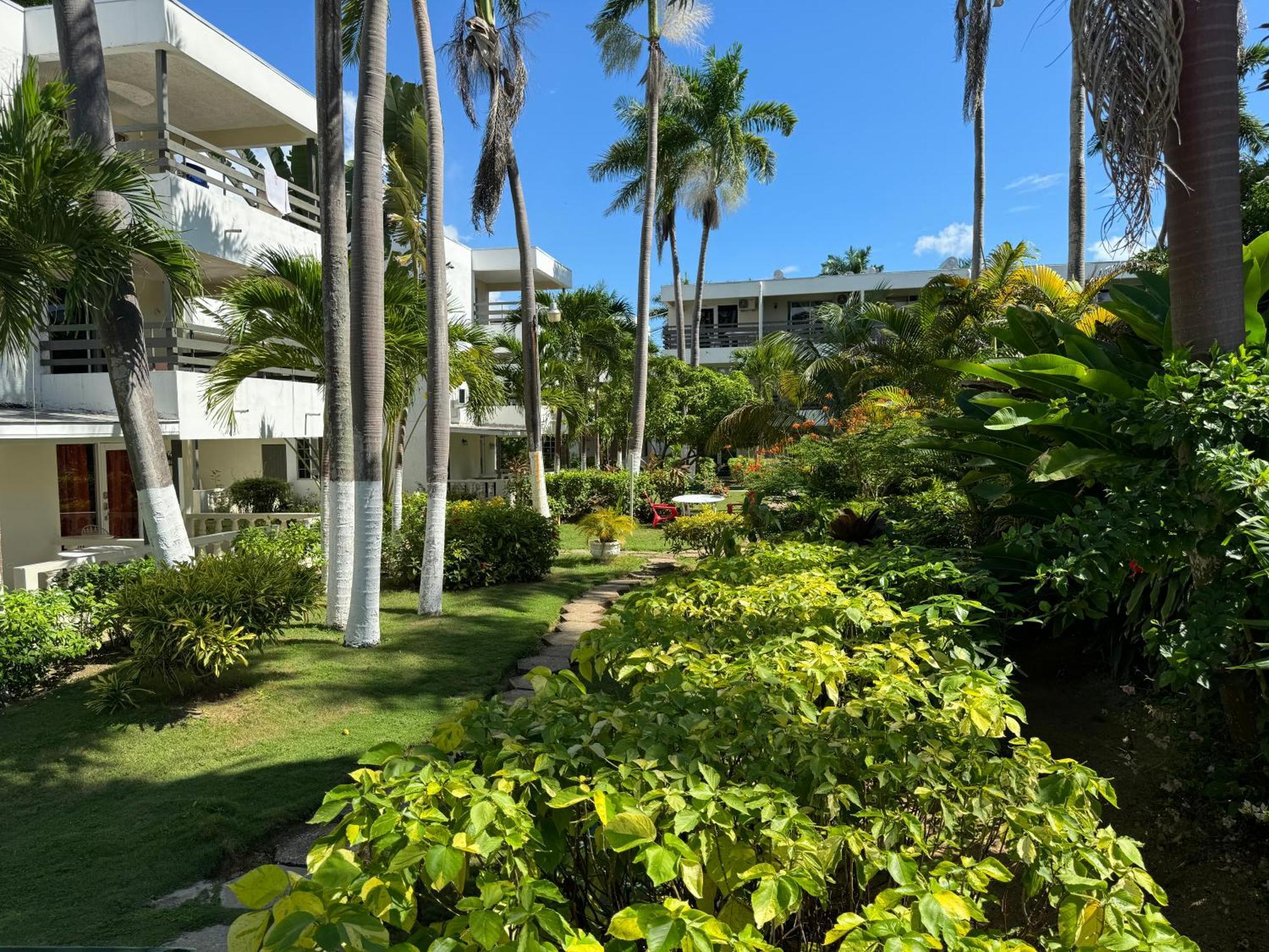 Marriott White Sands, Beachfront Condo At Negril Beach Club Exterior photo