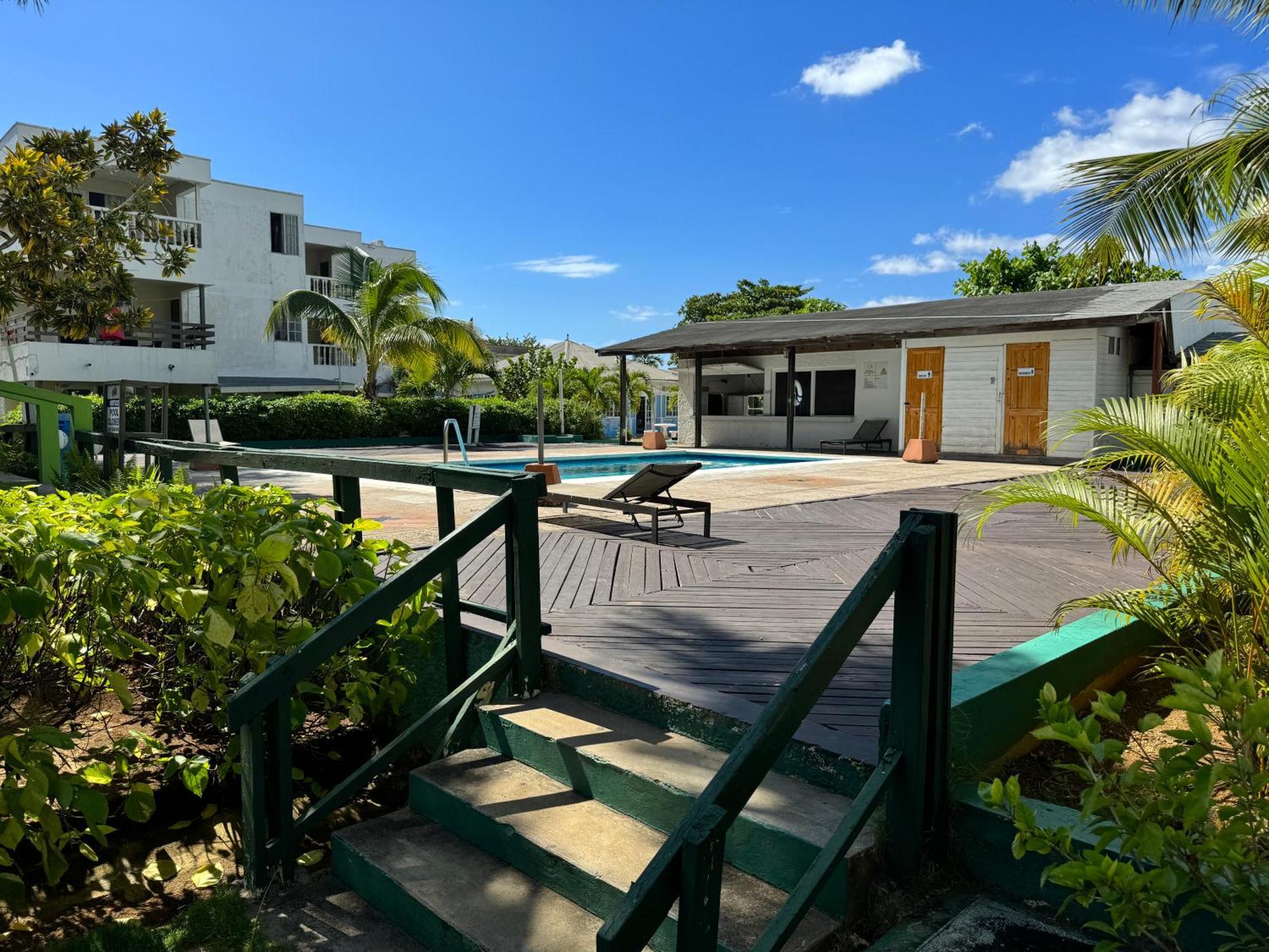 Marriott White Sands, Beachfront Condo At Negril Beach Club Exterior photo